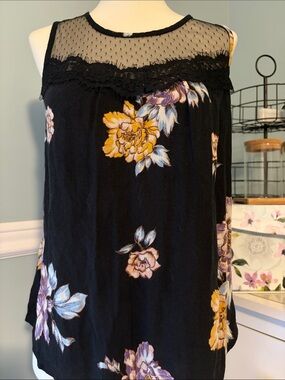 Black Floral Lace Yoke Sleeveless Top